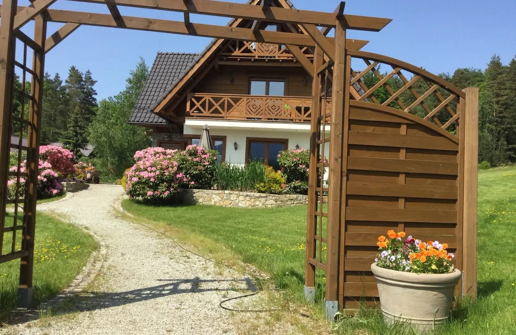 Fajne Miejsca na Wakacje w Polsce Apartamenty w Marczycach z widokiem na góry 1