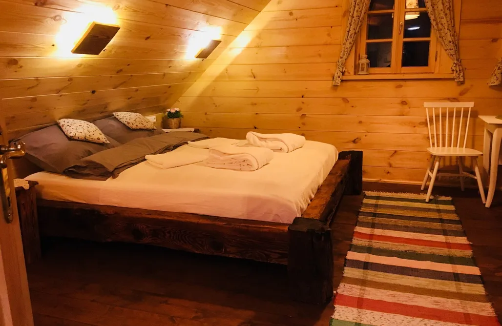 noclegi AlohaCamp Ostoja Dębosze - Chata w Puszczy 1