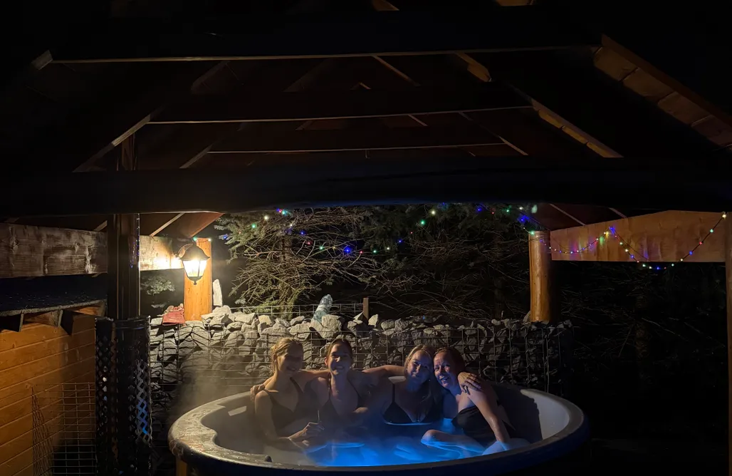 AlohaCamp accommodation Chata Pachnąca Lasem 1