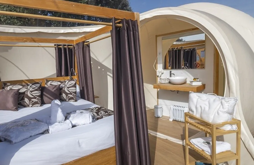 AlohaCamp Halley burbuja  baño interior 4