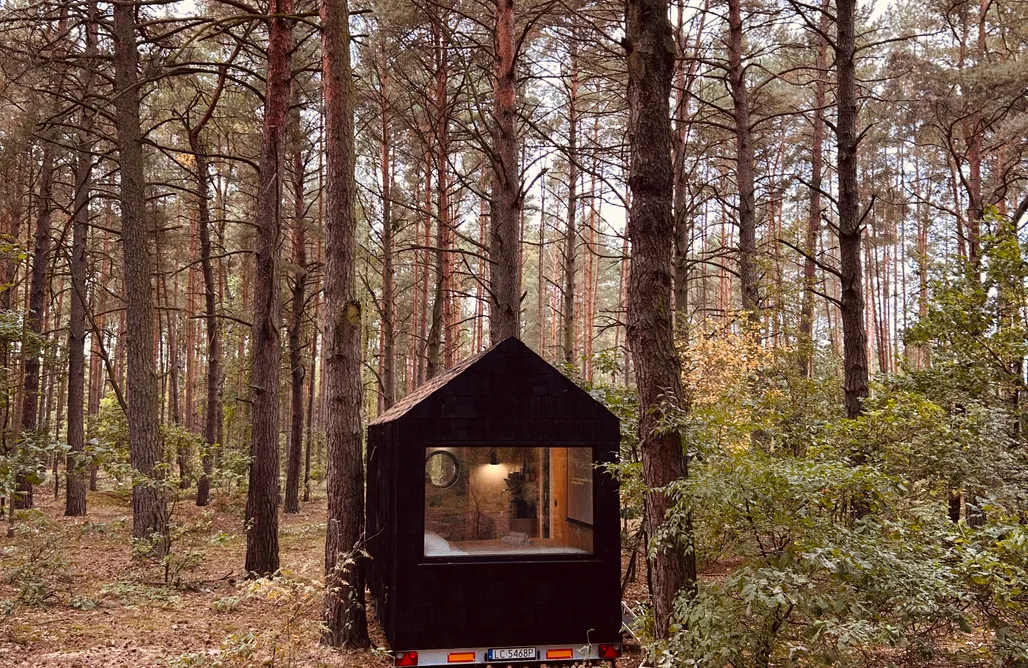 UKOI Mikrokino w lesie - Tiny House z prywatnym kinem - Kręgi k. Wyszkowa AlohaCamp