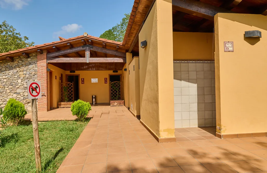 Erleben Sie die Schönheit von Spaniens Naturwundern Parcela para tienda, caravana o autocaravana - La soleia d'Oix Camping  1