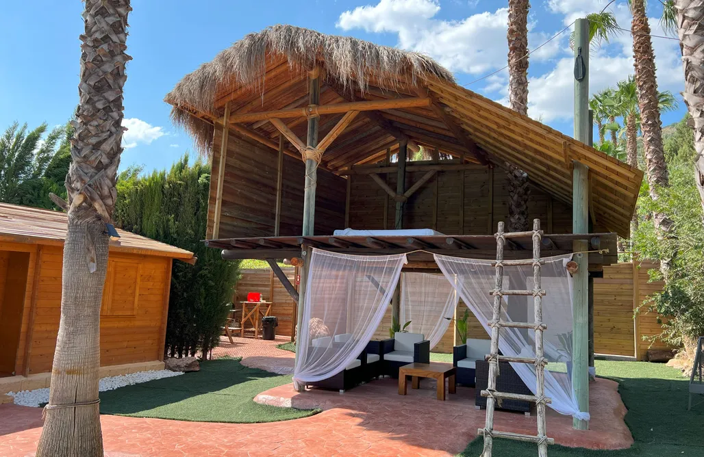 Cabaña con jacuzzi privado parejas Málaga Casa del Mar 2