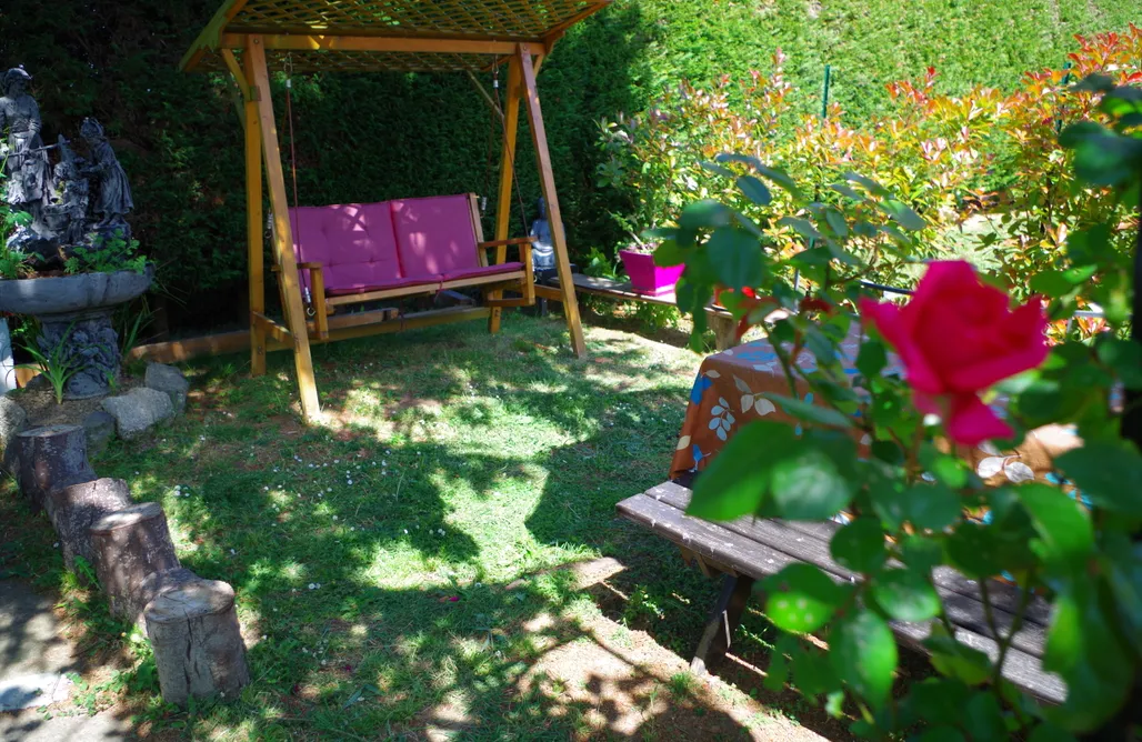 AlohaCamp Chambre vu piscine 1