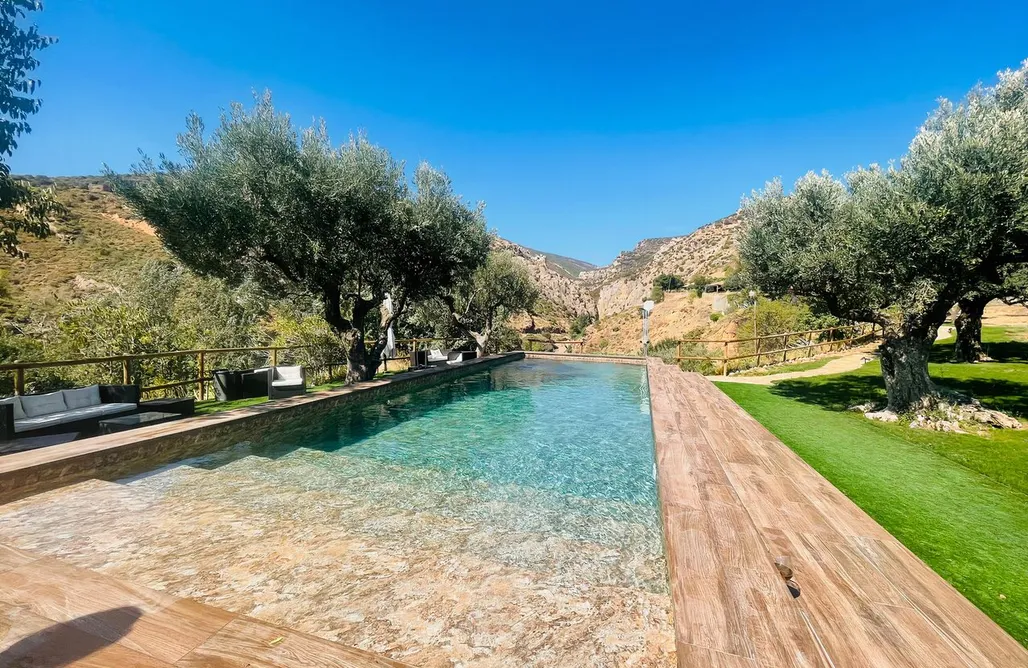 Alojamiento Pirineo aragones Villa Jardines de Guara 3