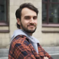 Kamil gospodarz Drewniana chatka w lesie koło jeziora