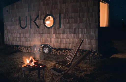 Zdjęcie obiektu UKOI Mikrohotel przy winogronach - Tiny House z podniebnym oknem - Lucimia