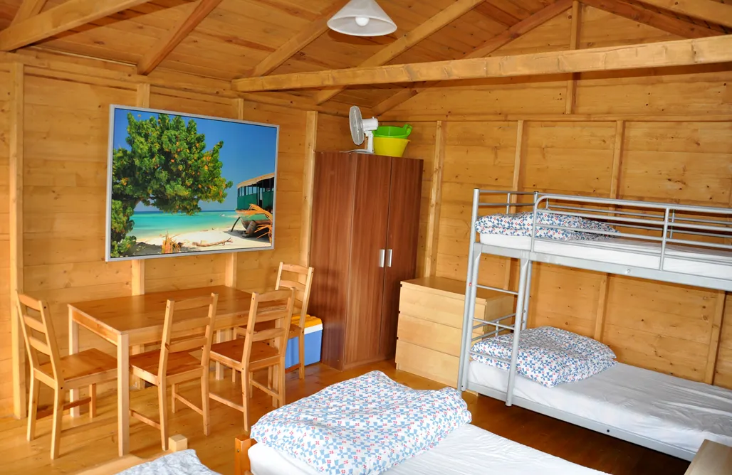 AlohaCamp Domki nad brzegiem stawu  4