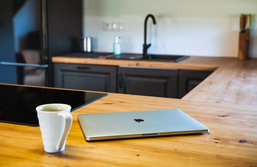 Guzowy Piec noclegi Rumiane Chatki – Domy nad jeziorem | Mazury | Cisza i natura 1