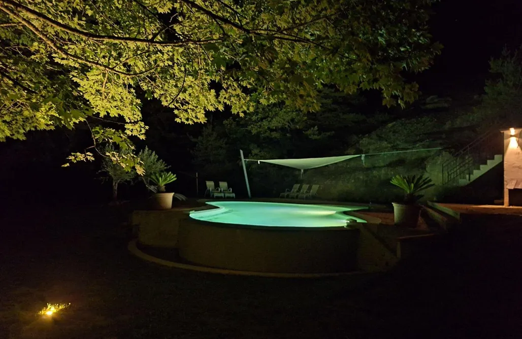 Hébergement AlohaCamp Romantic La Louveteaux 1