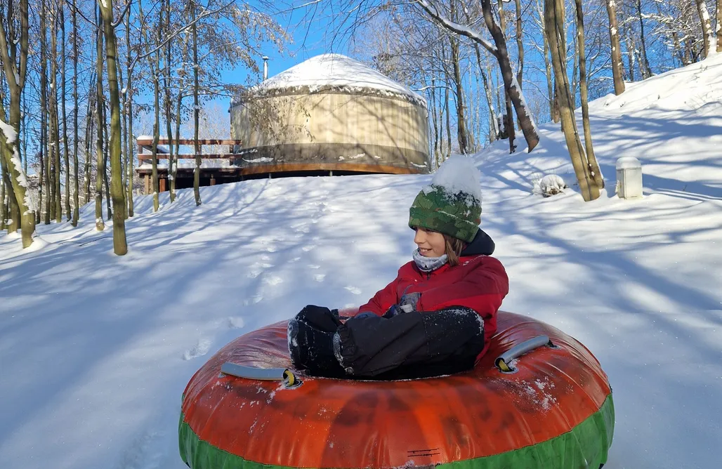 Rezerwat Przyrody Dolina Żabnika Jurty Na Polanie 1