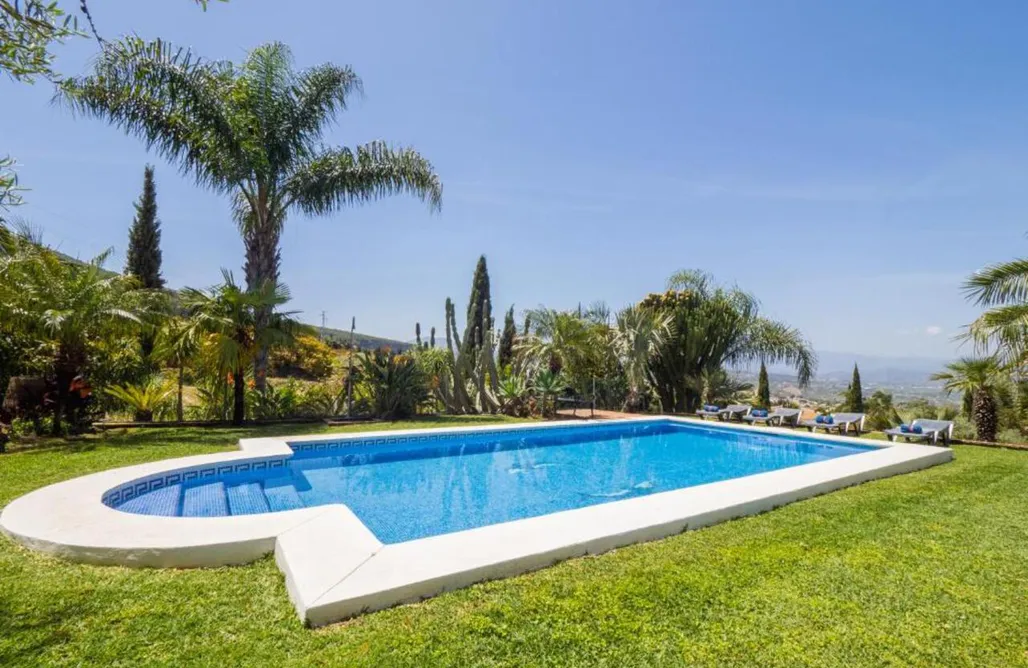 AlohaCamp Finca Los Dragos 1