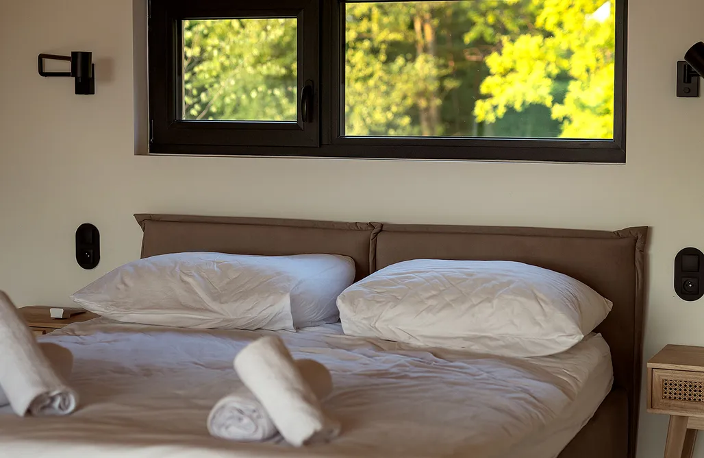 AlohaCamp na.zielonki domek jasny 2