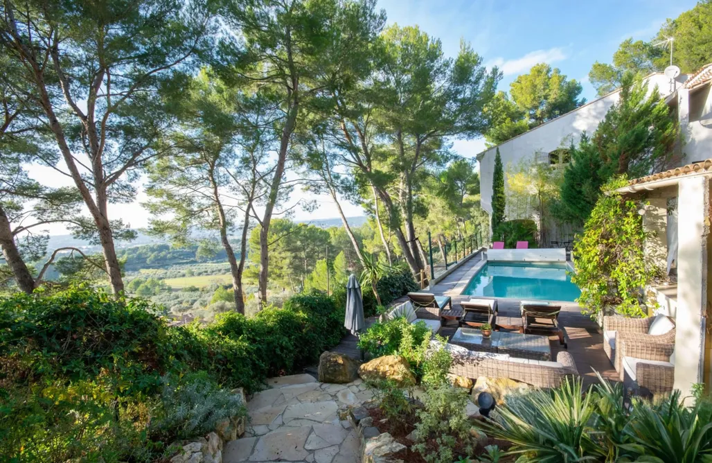 Le Mas des Roches à Velaux AlohaCamp