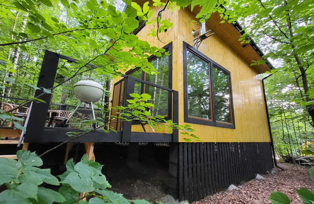 Wiewiórkowo Premium Hideaway | Dom w dzikim lesie, Gorąca Balia & Kino AlohaCamp