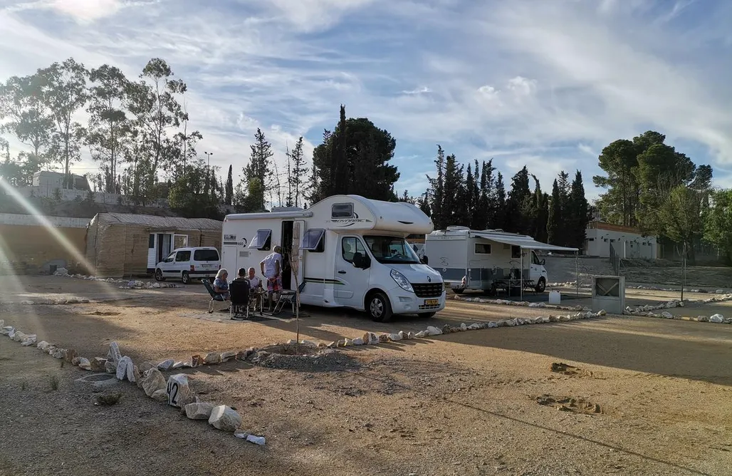 AlohaCamp camping albox 2