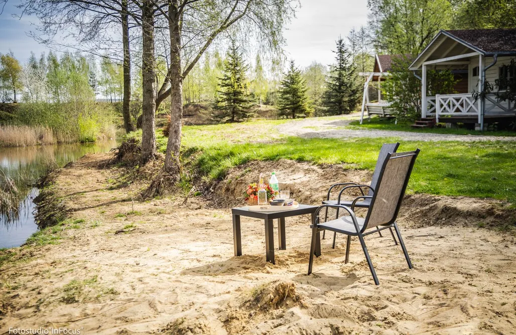 Sobótka Domki Domki drewniane nad brzegiem stawu 1