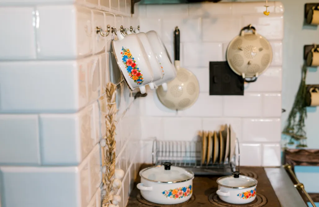 AlohaCamp Starodawna Chata — pokój 2, współdzielona łazienka i kuchnia 4