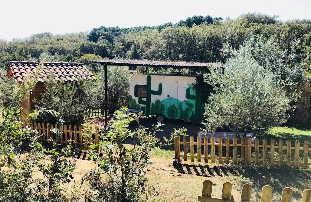 alojamientos AlohaCamp Caravan Glamping 5
