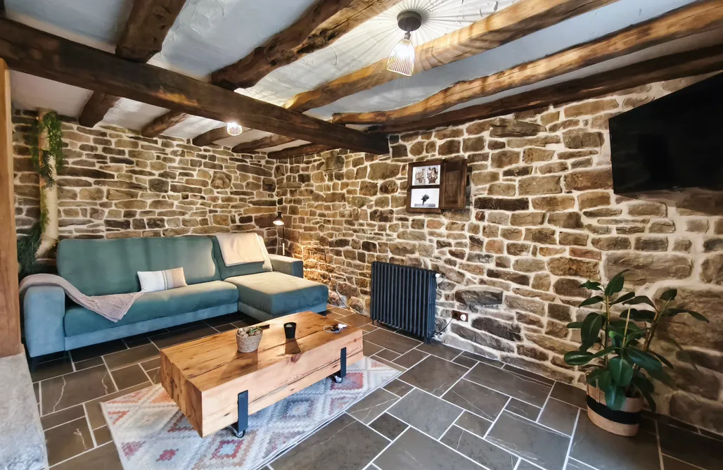 AlohaCamp accommodation Villa Brenagudina - Cabaña Pasiega con piscina climatizada 3