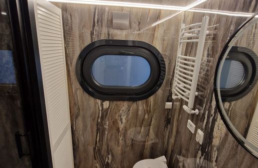 Zdjęcie obiektu Houseboat 7 os pływający dom Water King apartament na wodzie