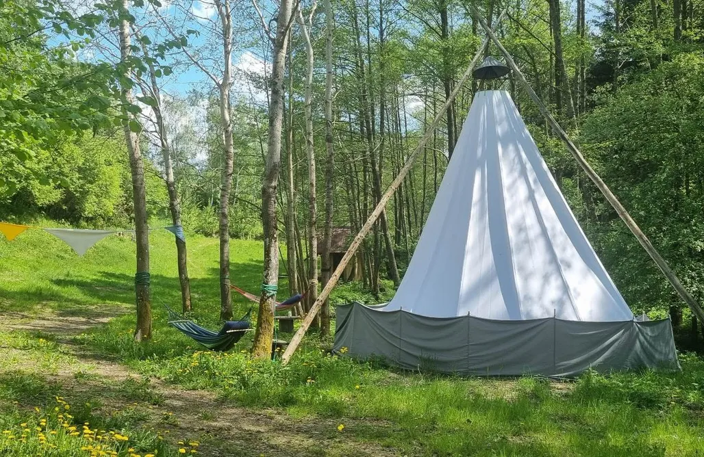 Fajne Wczasy EtnoWarmia - namiot tipi w wąwozie 2