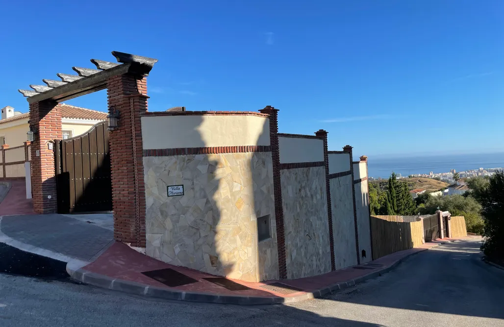 Alquiler Piso Fuengirola  Malagasuite Villa Moriana 1