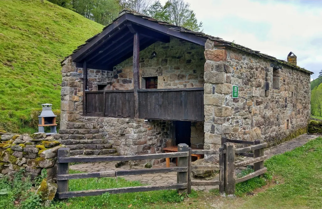 Unterkunft AlohaCamp Pidream Cottage. Cabaña de Pisueña 2