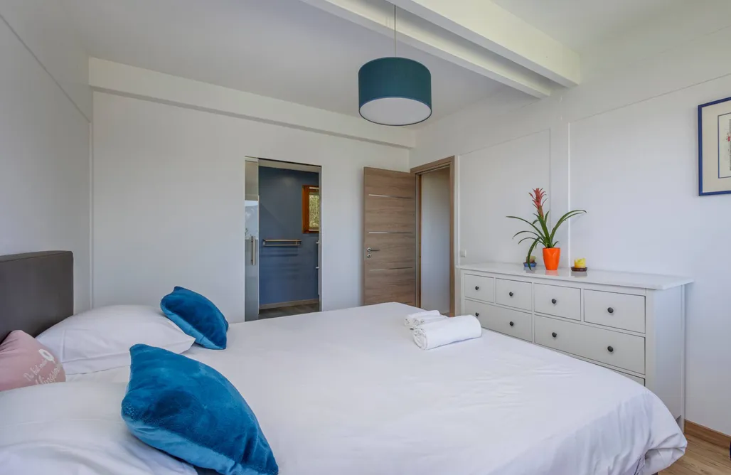 AlohaCamp Villa Astéria – Peaceful Retreat with Lake View 3