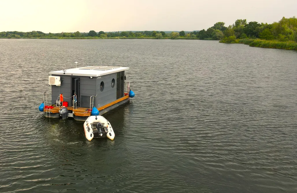 noclegi AlohaCamp 5 os Houseboat pływający dom Water Boy, bez patentu motorowodnego 2