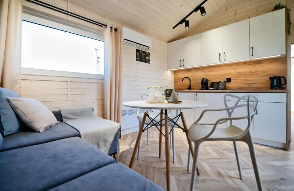 AlohaCamp Domek Exclusive numer 8 4