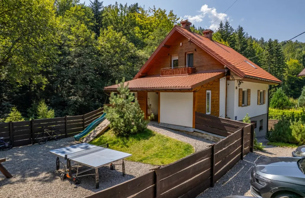 ubytování AlohaCamp Przystanek Leśna 4