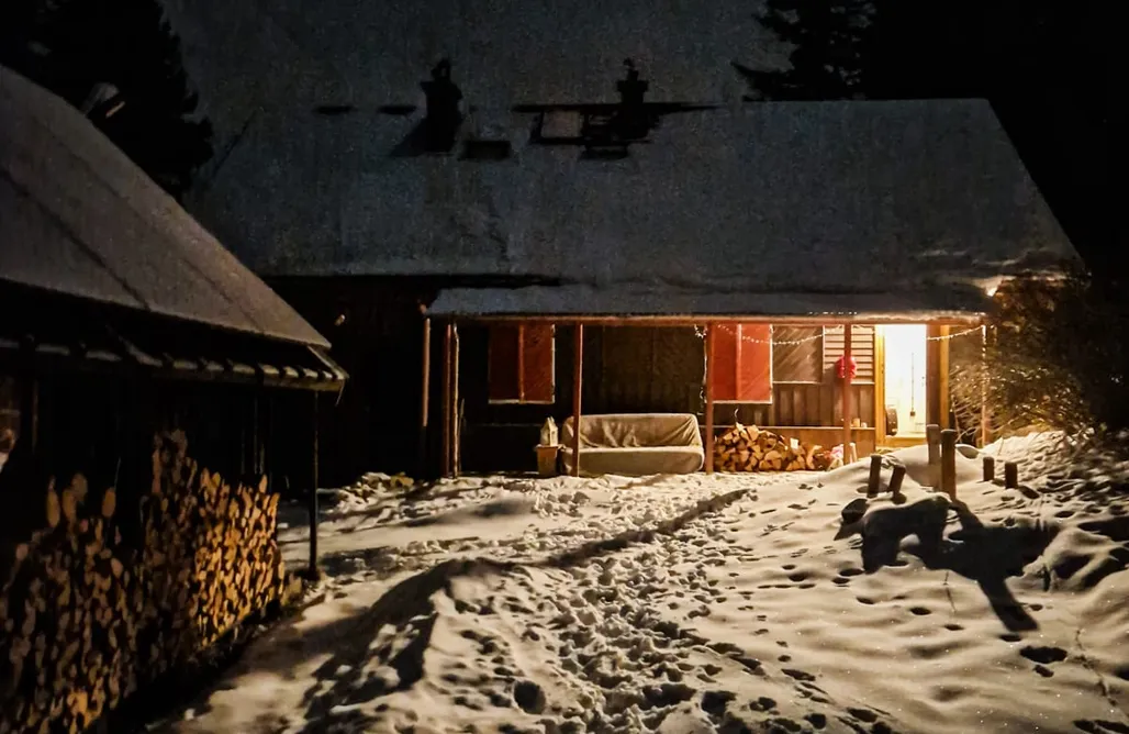 AlohaCamp accommodation Grapa: Magiczna Leśna Chata 1