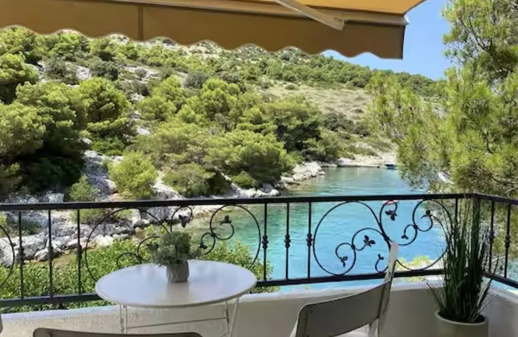 Alloggi AlohaCamp Blue serenity retreat in Žut, island of Kornati 5