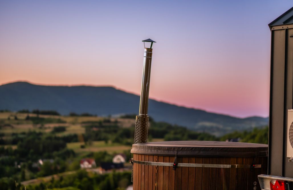 noclegi AlohaCamp Aurora Green Hill - domki z jacuzzi i sauną 1