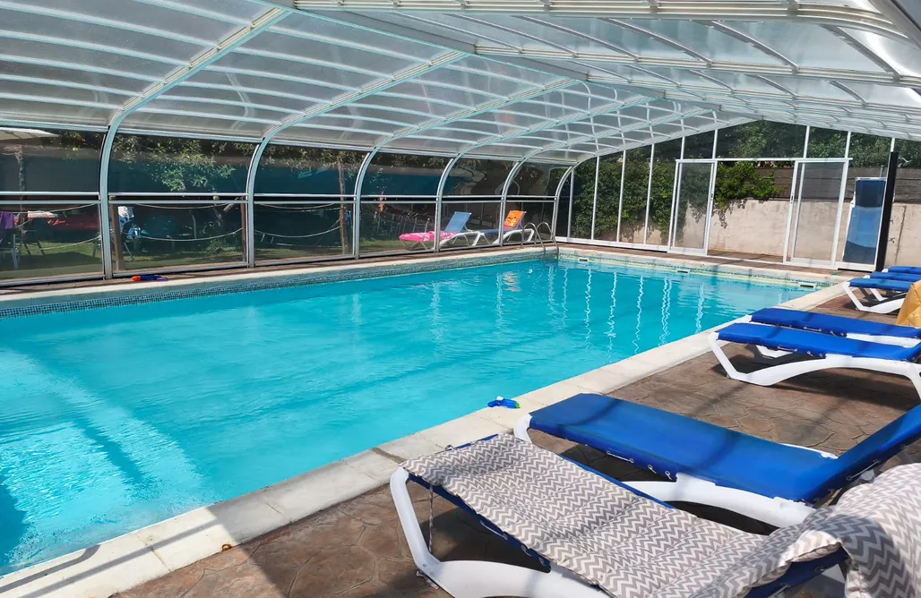 noclegi AlohaCamp Cosmoveros - Hotel Burbuja 1