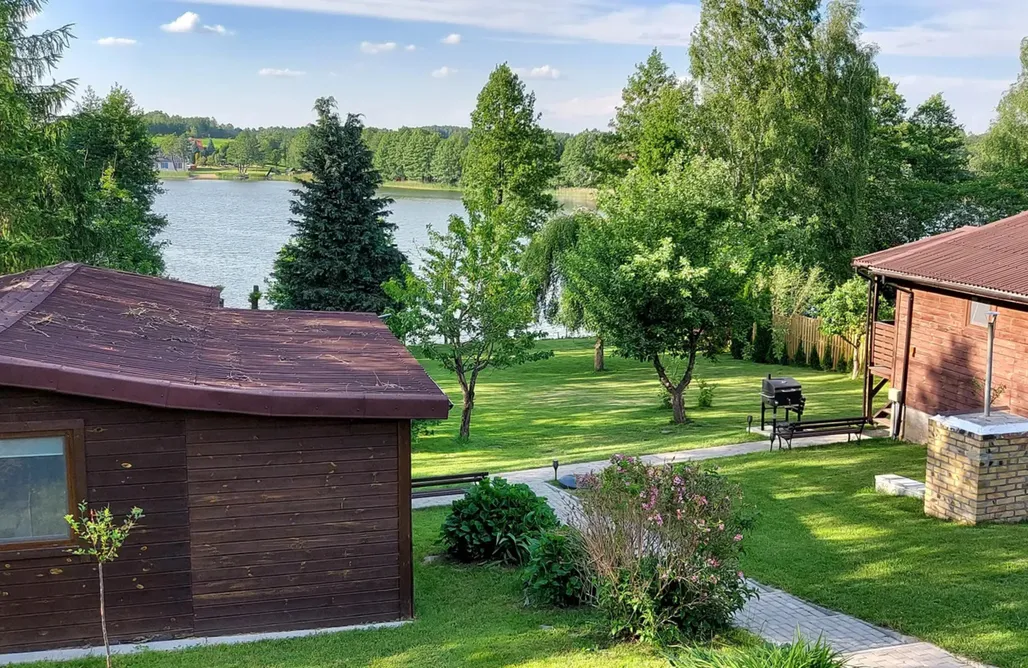 noclegi AlohaCamp Na Radosnej Domki nad jeziorem 1