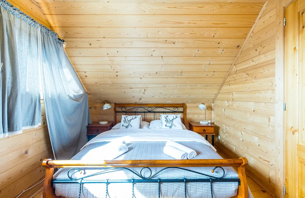 AlohaCamp Huba-  Jezioro Czorsztyńskie- dom na szczycie góry niedalego lasu 2