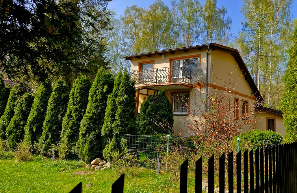 Tanie Noclegi nad Morzem Blisko Plaży Domek na Kaszubach nad jeziorem 2