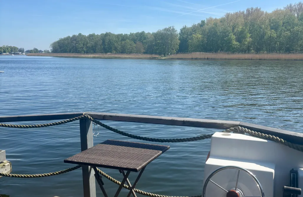 AlohaCamp Dom na wodzie Bugatti 1