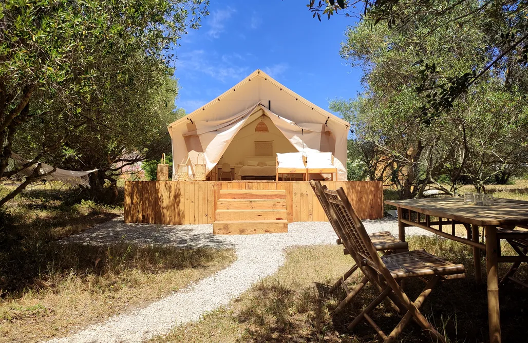 AlohaCamp Oleander 1