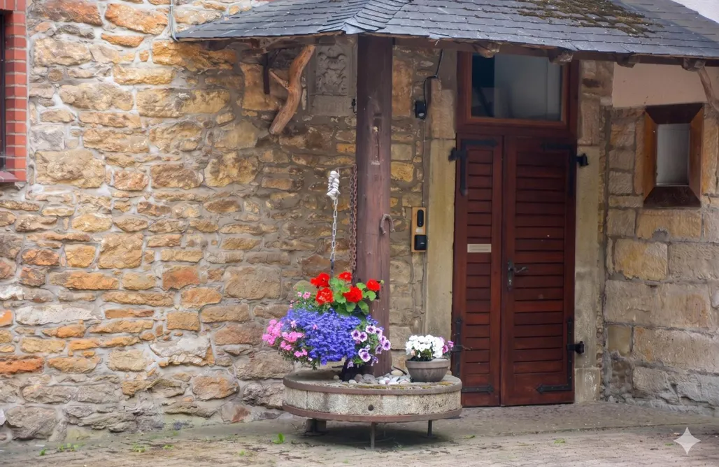 Glamping NRW Historische Wassermühle mit Wasserfall 1