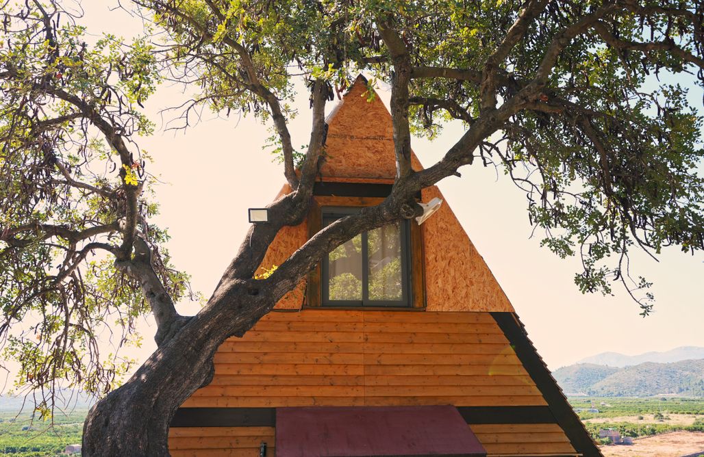 Hébergement AlohaCamp Cabane en bois avec jacuzzi et vues spectaculaires sur la mer et les orangers 1