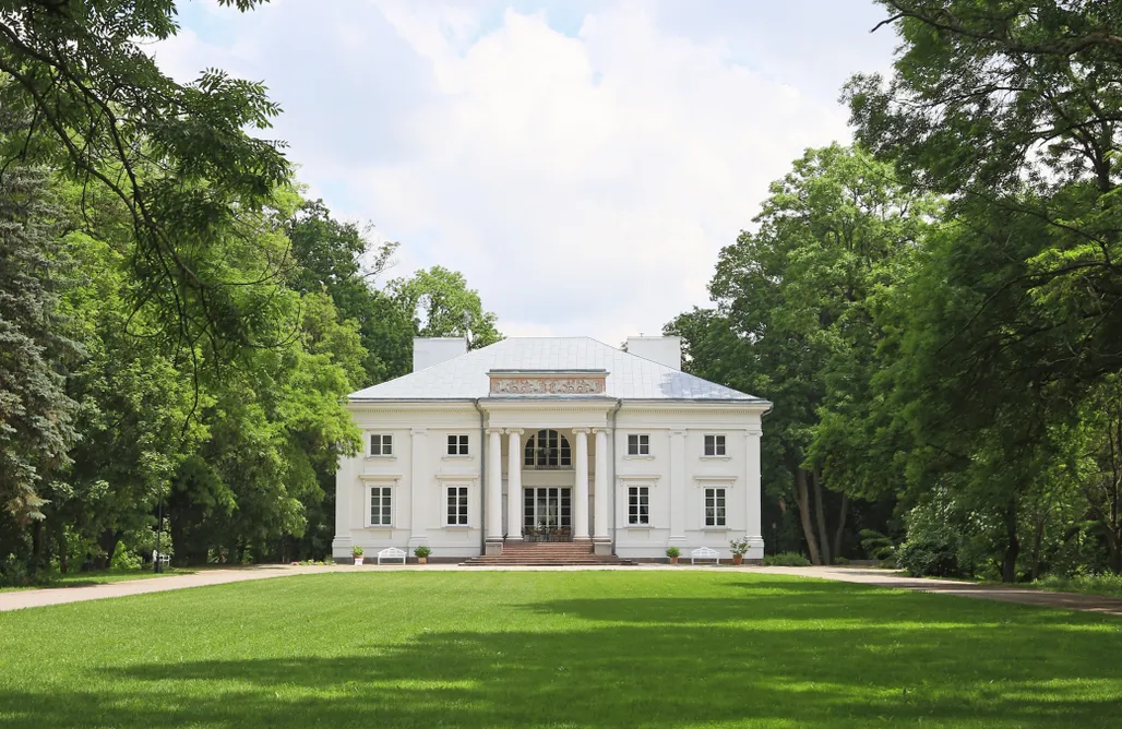 Pałac Cieleśnica na wyłączność AlohaCamp