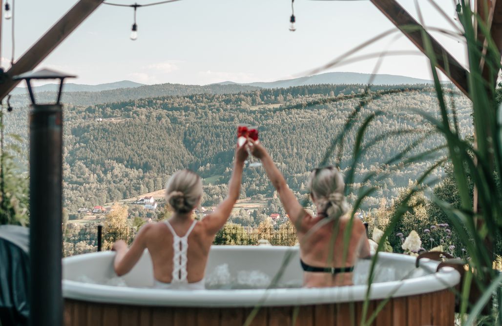 Hébergement AlohaCamp Okno na Beskidy, chalet FOREST avec bain nordique, sauna et vue sur les montagnes 1