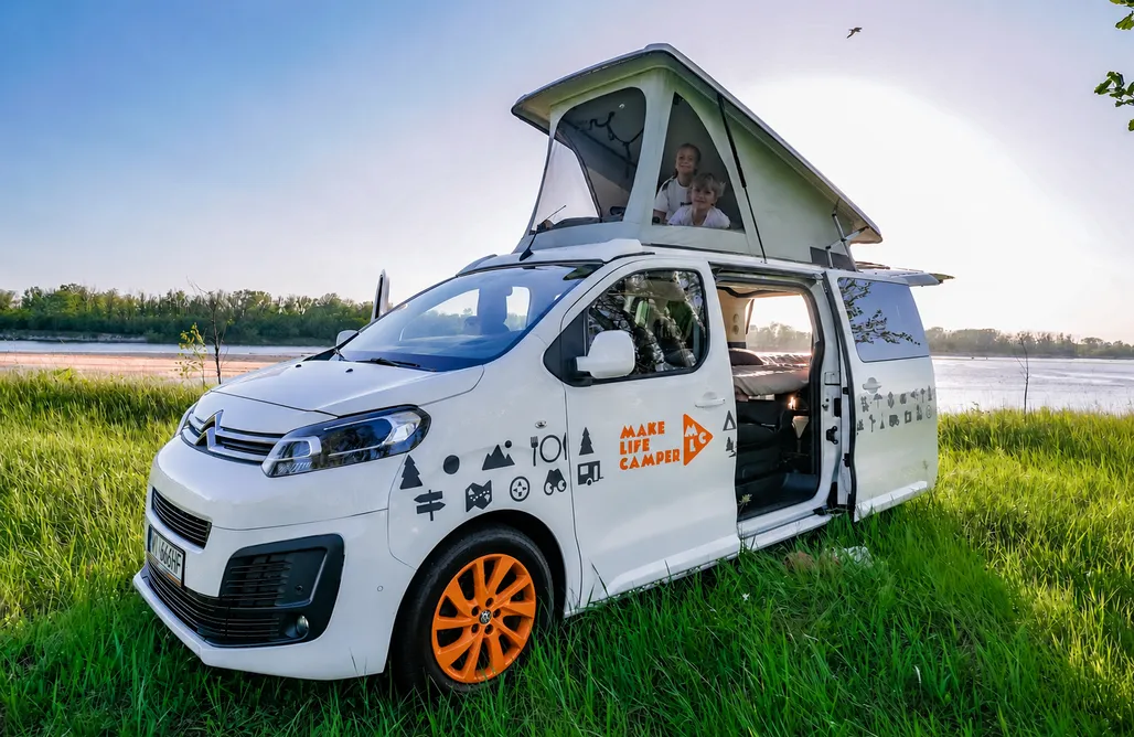 Kampervan Make Life Camper Citroen Spacetourer mit Schlafdach AlohaCamp