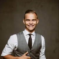 Filip gospodarz AleWidok - domek z widokiem na Góry Sowie