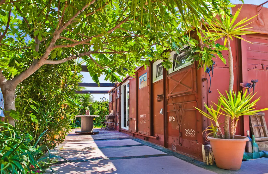 AlohaCamp accommodation Alojamiento Vagón Rural 03 4