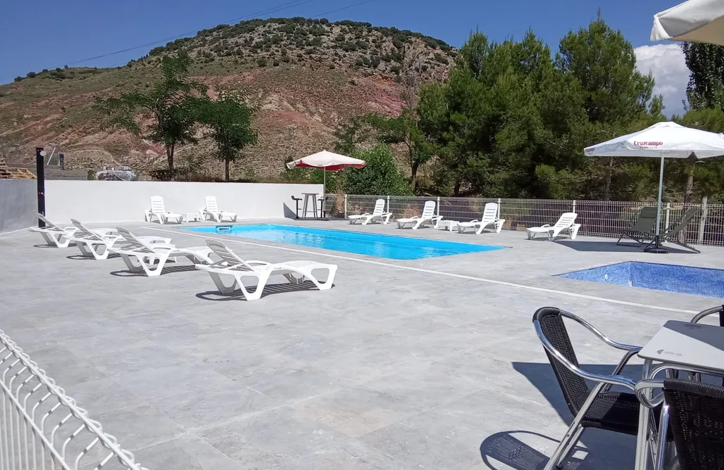 Alojamiento en Aielo de Malferit Camping Javalambre: Sitio para autocaravanas y tiendas 3