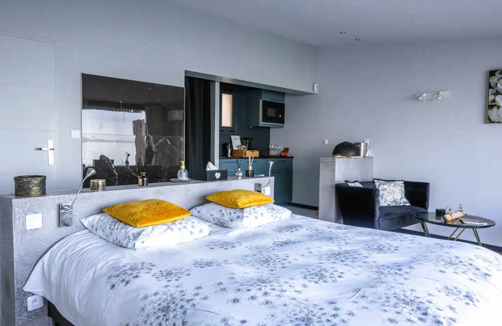 AlohaCamp La Suite Soleil Romantique & Balnéo 4